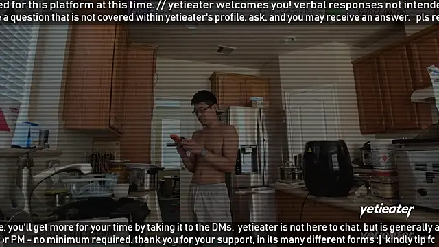 Snapshot of yetieater chatting on May 2026 03:55:02 PM yetieater online show from May 2026 03:55:02 PM