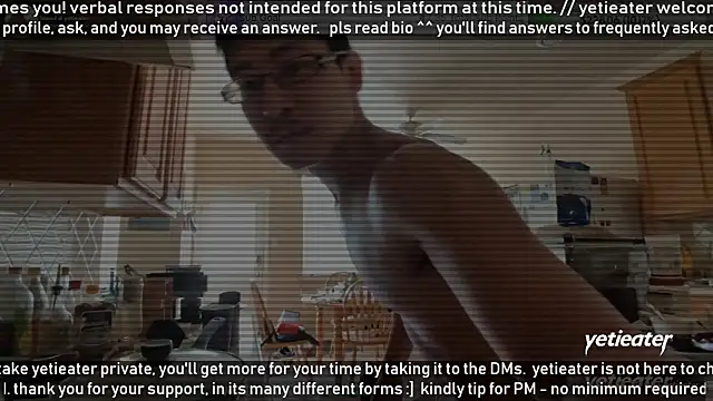 Snapshot of yetieater chatting on May 2026 04:13:02 PM yetieater online show from May 2026 04:13:02 PM