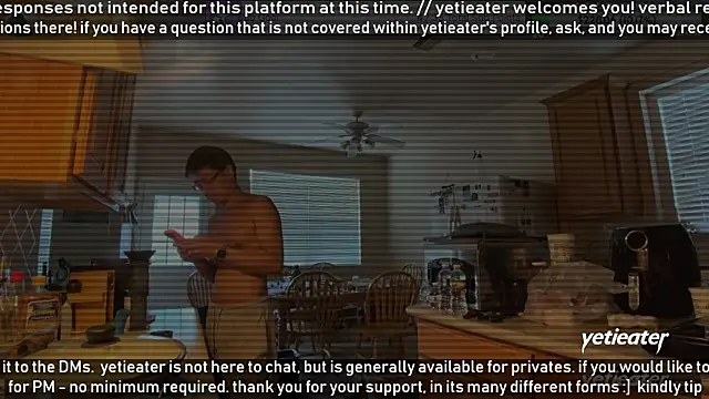 Snapshot of yetieater chatting on June 2026 02:48:02 PM yetieater online show from June 2026 02:48:02 PM