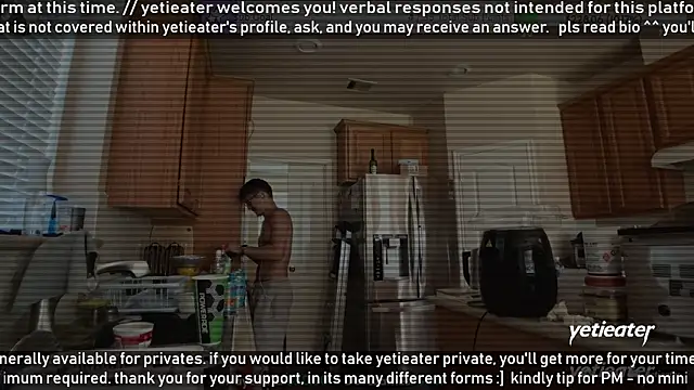 Snapshot of yetieater chatting on July 2026 03:48:02 PM yetieater online show from July 2026 03:48:02 PM