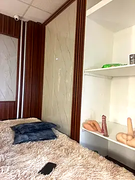 PinkyMoon online show from December 2025 05:37:01 AM