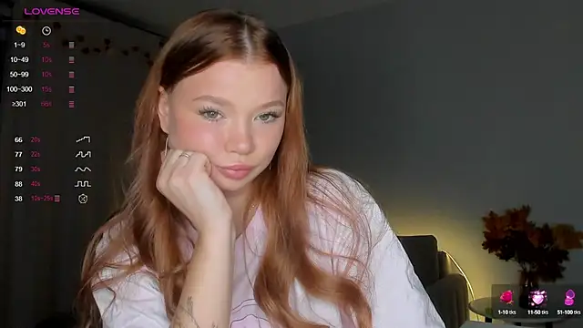 Snapshot of dinky__emily chatting on October 2025 02:45:02 PM dinky emily online show from October 2025 02:45:02 PM