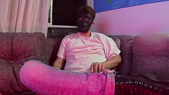 Snapshot of PaulZacx chatting on December 2025 04:18:02 AM PaulZacx online show from December 2025 04:18:02 AM