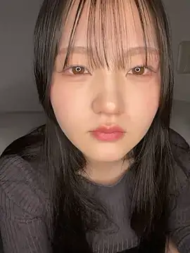 MinaKubo online show from April 2026 01:41:01 PM