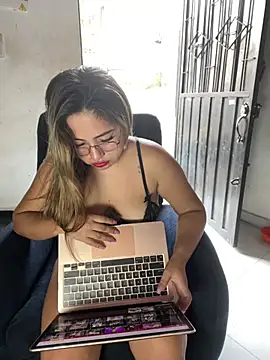 lunaxxx 69 online show from February 2026 10:02:01 PM