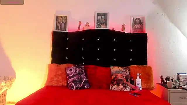 young jung online show from September 2025 03:07:02 AM