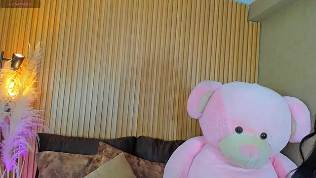 AlexiaAbbey online show from April 2026 07:19:02 PM