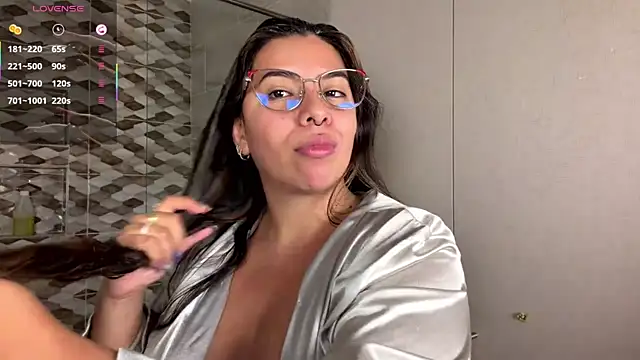 emilyy cooperr online show from April 2026 12:50:01 PM