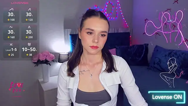 Snapshot of EmelyMason chatting on April 2026 05:34:01 AM EmelyMason online show from April 2026 05:34:01 AM