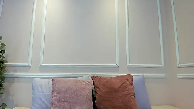 Lucy Canel online show from January 2026 06:23:01 PM