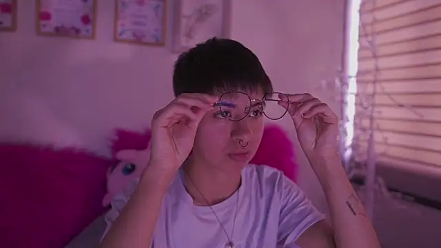 tommy blue online show from April 2026 07:07:02 PM