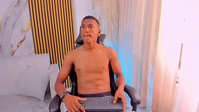 Snapshot of LexiAndDeker chatting on October 2025 05:43:02 PM LexiAndDeker online show from October 2025 05:43:02 PM