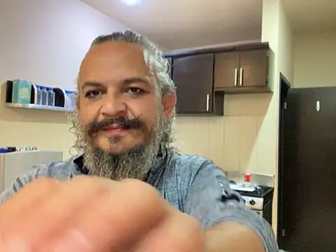 Snapshot of Sollhmaarh chatting on November 2025 06:04:02 AM Sollhmaarh online show from November 2025 06:04:02 AM