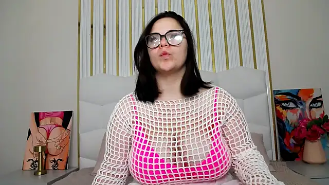 Eliss Shyyo online show from September 2025 06:28:02 AM