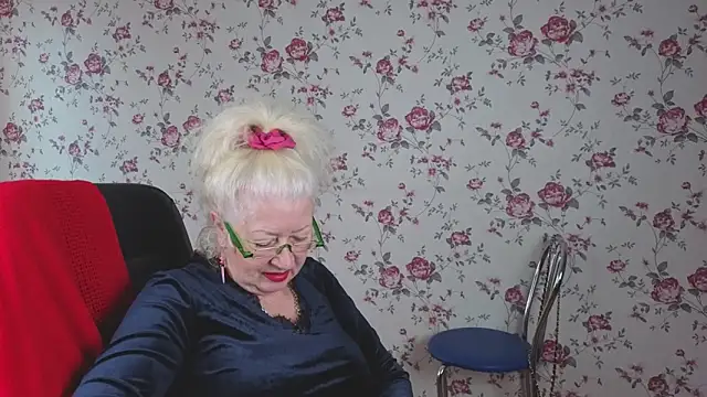 Maya Mayflower online show from October 2025 04:01:02 AM