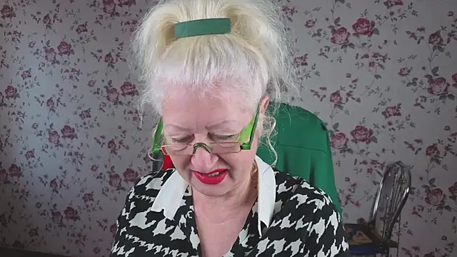 Maya Mayflower online show from October 2025 04:02:01 AM