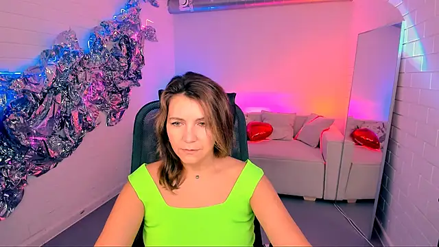 NicoleHitman online show from October 2025 05:17:02 AM