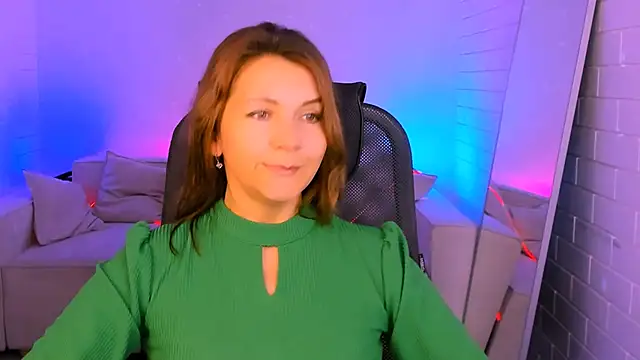 NicoleHitman online show from November 2025 05:19:01 AM