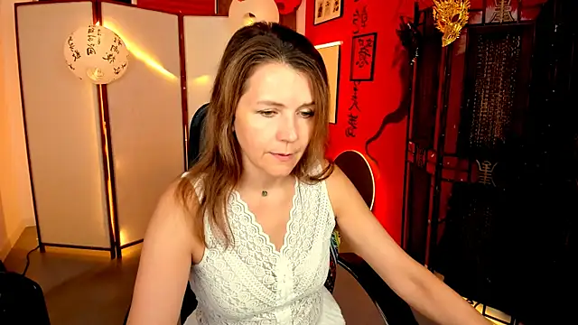 Snapshot of NicoleHitman chatting on May 2026 01:41:01 PM NicoleHitman online show from May 2026 01:41:01 PM