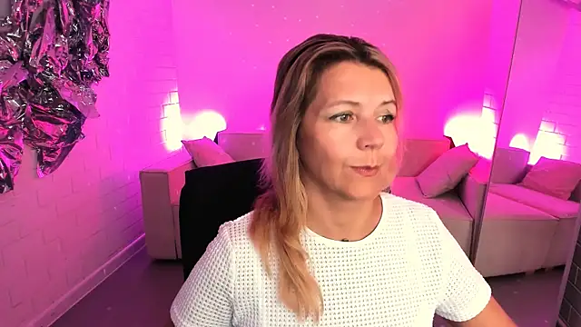 NicoleHitman online show from June 2026 01:15:02 PM