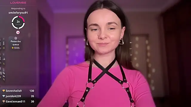 lanaloulou online show from February 2026 10:33:01 PM