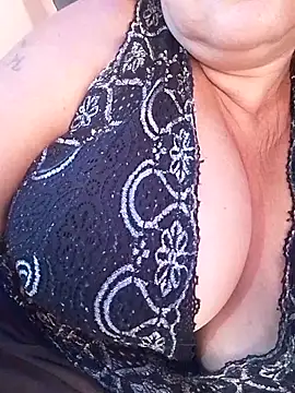 Snapshot of Sandra42 chatting on April 2026 10:17:02 AM Sandra42 online show from April 2026 10:17:02 AM