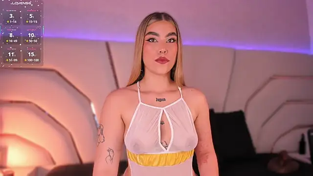 Snapshot of Violeta-Marquez chatting on May 2026 11:27:02 AM Violeta-Marquez online show from May 2026 11:27:02 AM