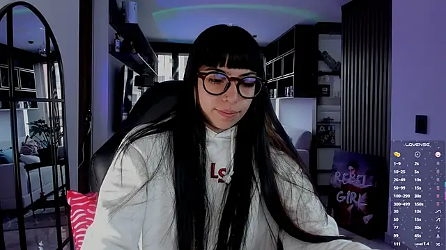 Saraa Desiree online show from March 2026 07:53:01 PM