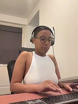 Melia Rayne online show from May 2026 10:00:01 AM