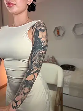 ValentinaMilann online show from April 2026 12:06:01 AM