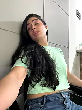 isabella winkler online show from December 2025 03:53:01 PM