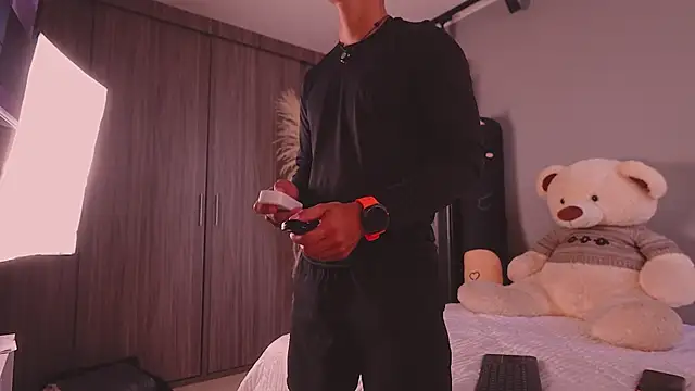 Snapshot of ErosKhaos chatting on April 2026 09:43:01 PM ErosKhaos online show from April 2026 09:43:01 PM