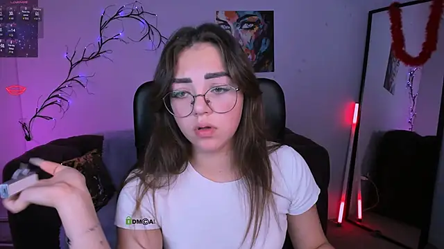 kiki swan online show from November 2025 09:04:02 AM