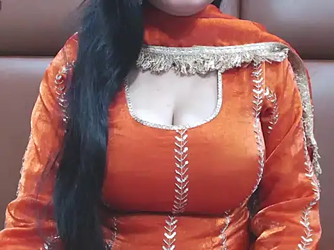 RealNaina online show from February 2026 05:27:02 PM