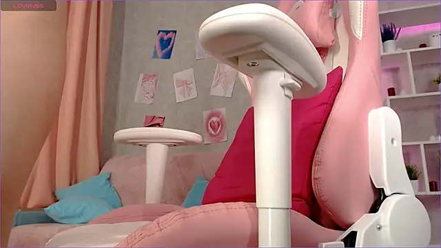 Snapshot of Cassie_Scott chatting on March 2025 06:21:02 AM Cassie Scott online show from March 2025 06:21:02 AM