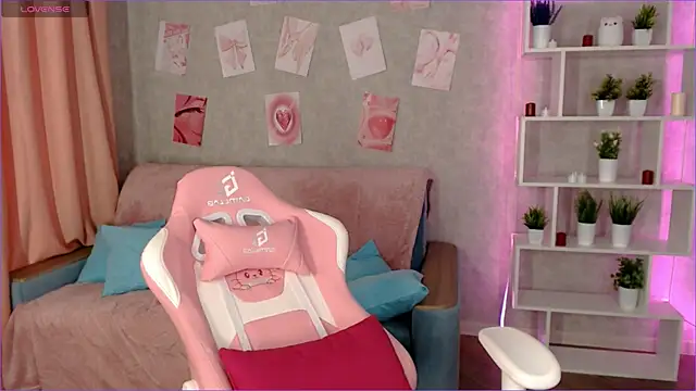 Snapshot of Cassie_Scott chatting on March 2025 04:52:01 AM Cassie Scott online show from March 2025 04:52:01 AM