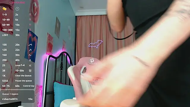 Snapshot of Cassie_Scott chatting on October 2025 08:53:02 PM Cassie Scott online show from October 2025 08:53:02 PM