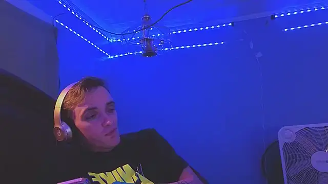 Snapshot of Ilovepussy1911 chatting on April 2026 11:48:01 AM Ilovepussy1911 online show from April 2026 11:48:01 AM