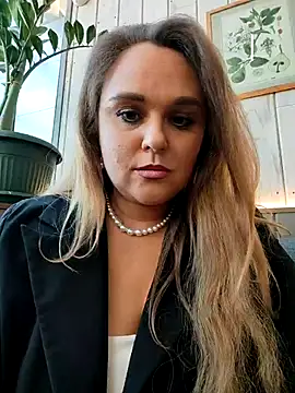Snapshot of Juicy_PeachLux chatting on May 2026 01:25:02 AM Juicy PeachLux online show from May 2026 01:25:02 AM
