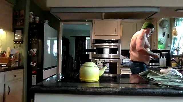 superbearboss online show from April 2026 04:32:01 PM