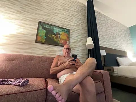 Snapshot of superbearboss chatting on June 2026 03:11:01 AM superbearboss online show from June 2026 03:11:01 AM