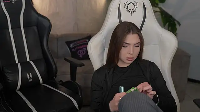 Billie054 online show from November 2025 08:15:01 AM