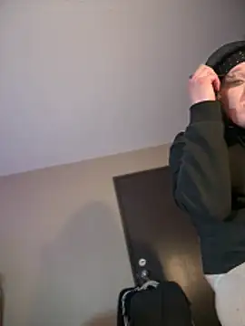 KITTYBOOBOOFUXX online show from April 2026 06:33:01 AM