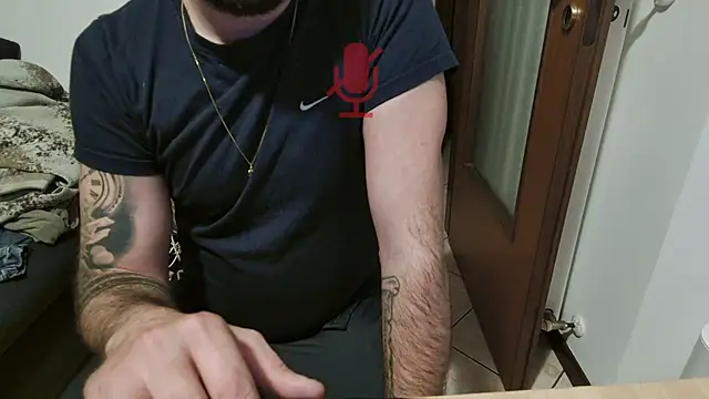 Snapshot of maialinofriuli chatting on October 2025 01:04:02 AM maialinofriuli online show from October 2025 01:04:02 AM