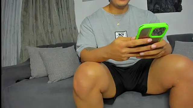 Snapshot of boys_blackandwhite chatting on May 2026 10:49:02 PM boys blackandwhite online show from May 2026 10:49:02 PM