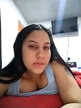 esmeralda jadees online show from April 2026 01:21:01 PM