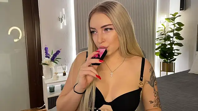 OhMyEmma online show from November 2025 01:15:01 AM