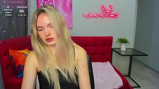 EvelineAmore online show from August 2026 02:02:01 AM
