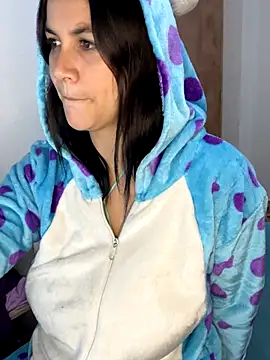 Snapshot of roldanmary chatting on September 2025 03:52:01 AM roldanmary online show from September 2025 03:52:01 AM