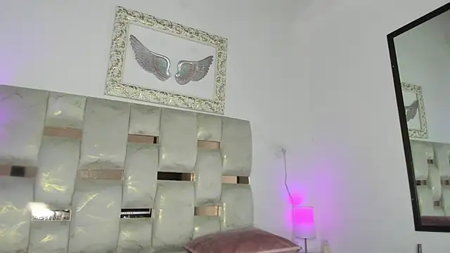 Lola Blondie online show from December 2025 12:21:02 PM